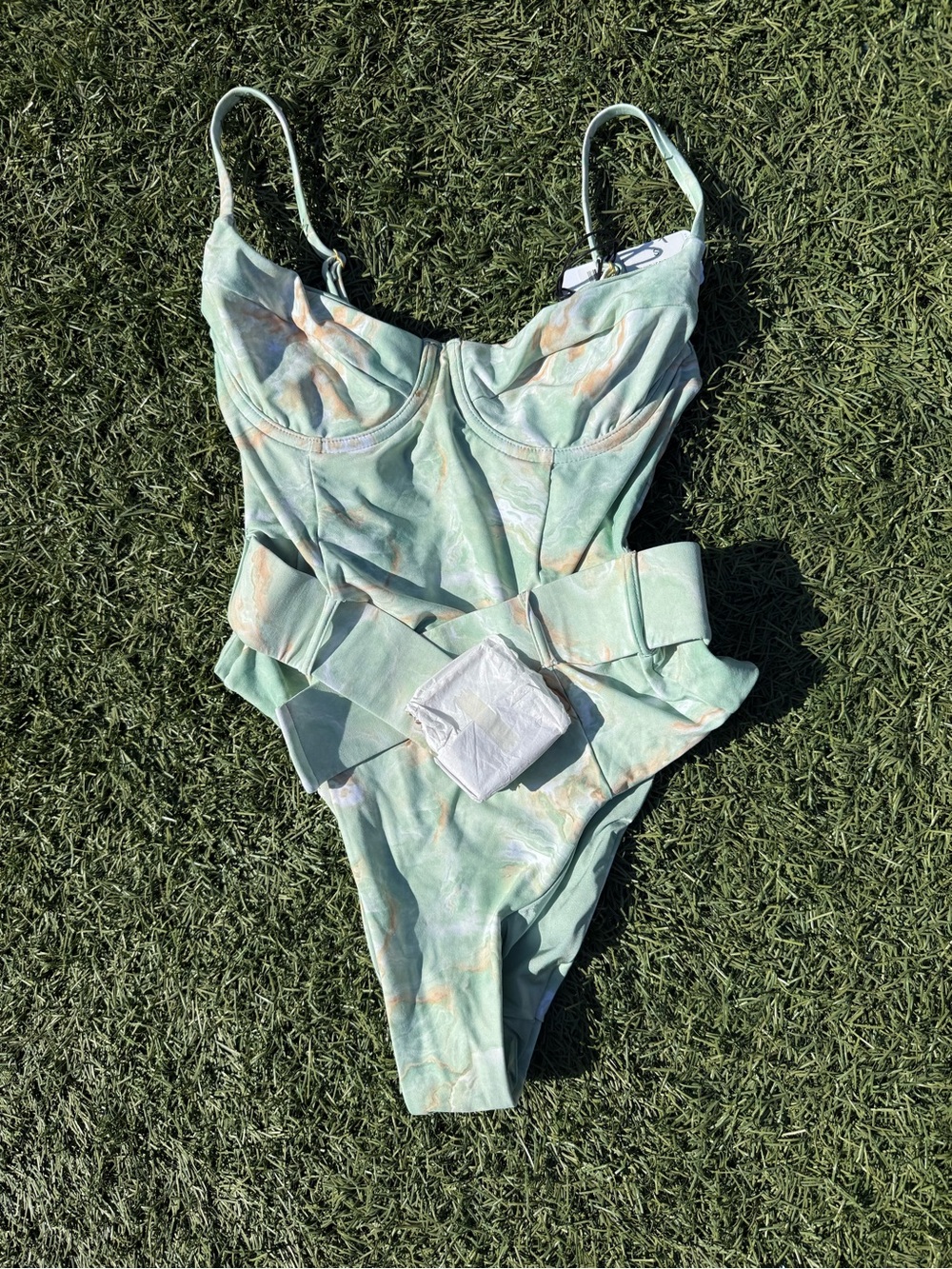 ✨ WeWoreWhat Danielle One-Piece Swimsuit